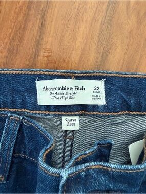 Abercrombie & Fitch Dark Blue Curve Love Ankle Straight Jeans